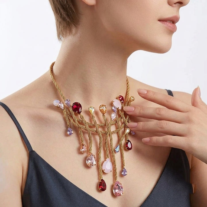 Celestial Vine Crystal Jewelry Set™ - A Graceful Symphony of Golden Vines, Shimmering Crystal Droplets, and Timeless Romance.