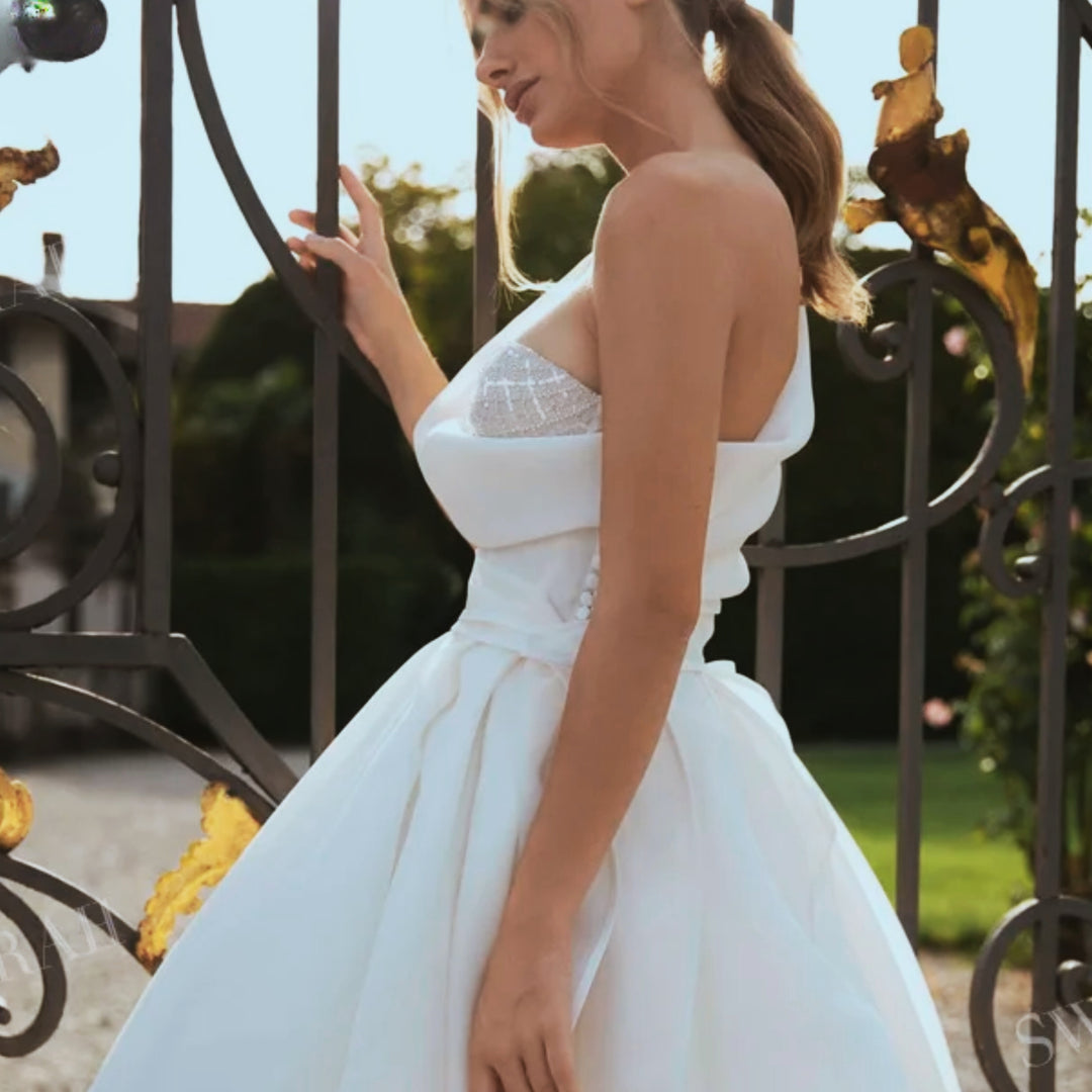 Sleeveless A-Line Brocade Sweetheart Neckline Bridal Gown