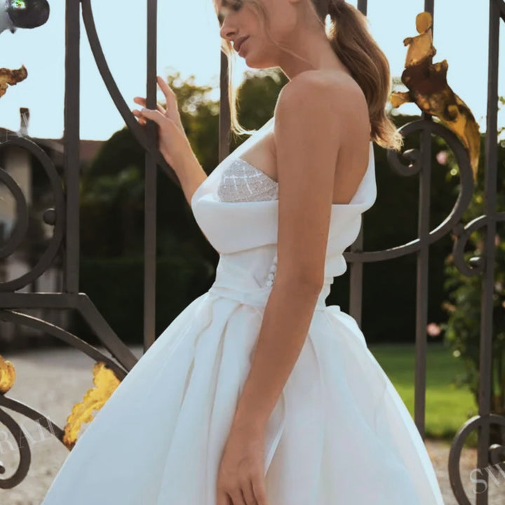 Sleeveless A-Line Brocade Sweetheart Neckline Bridal Gown