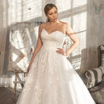 ANAÏS<br>2-in-1 Plus Size Classy Strapless  A-Line Appliques Lace-Up Wedding Dress With Long Sleeve Bolero