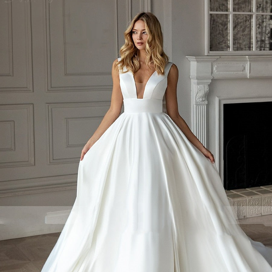ASHLEY<br>Elegant A-Line Satin V-neck Backless Big Back Bow Sleeveless Illusion Bridal Dress
