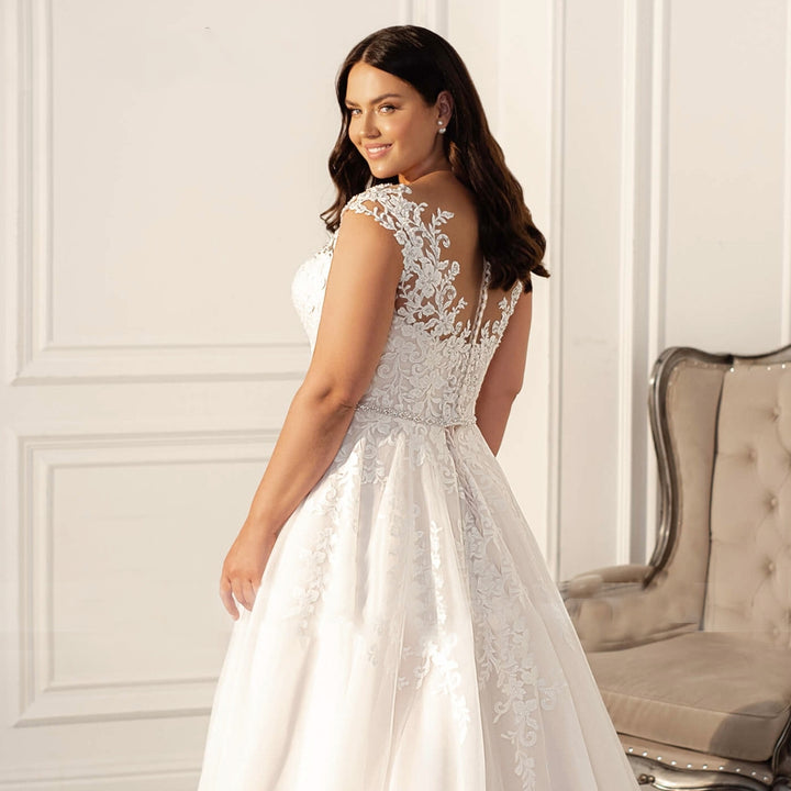 Plus Size Classic Off-the-Shoulder A-Line Beaded Appliqué Sleeveless Lace-Up Wedding Dress