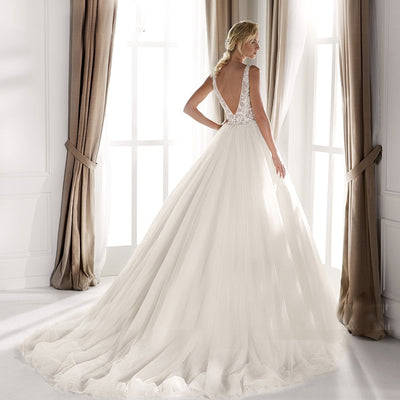 MARGOT<br>V-neck Backless Vintage Romantic Beaded Appliqué A-Line Tulle Wedding Gown