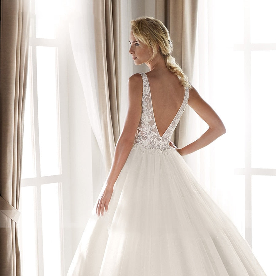 MARGOT<br>V-neck Backless Vintage Romantic Beaded Appliqué A-Line Tulle Wedding Gown