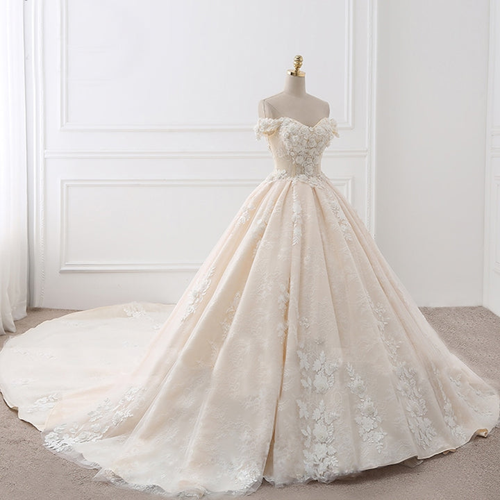 Royal Train Sweetheart Neckline Flower Appliqué and Lace Vintage Style Ball Gown Bridal Dress