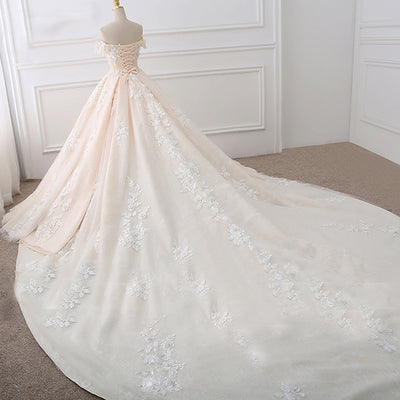 Royal Train Sweetheart Neckline Flower Appliqué and Lace Vintage Style Ball Gown Bridal Dress