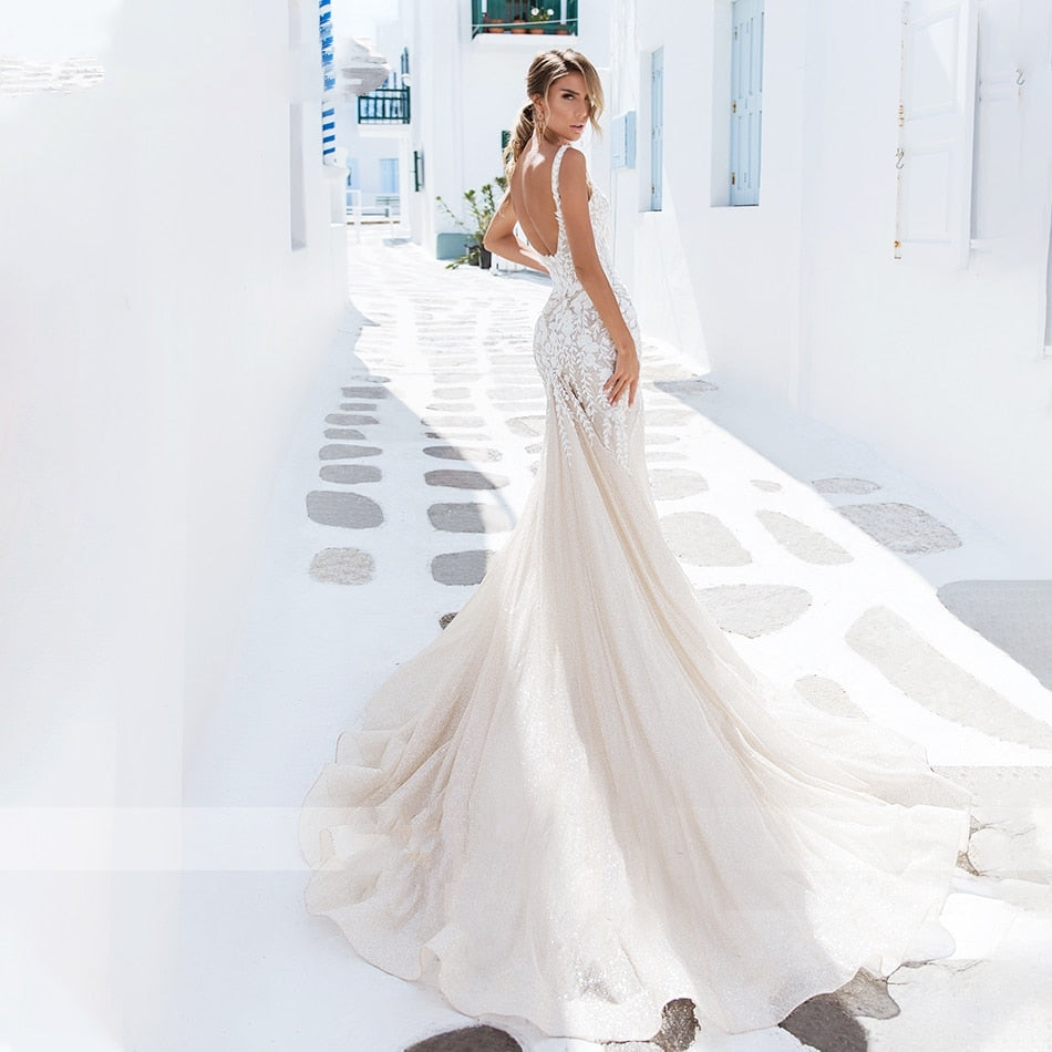 QUEENIE<br>Backless Mermaid V-Neck Sleeveless Sparkly Tulle Lace Appliqué Beaded Lace Appliques Bridal Gown