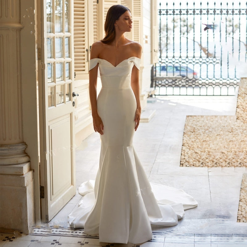 Detachable Train Sweetheart Neckline Sleeveless Mermaid Wedding Gown