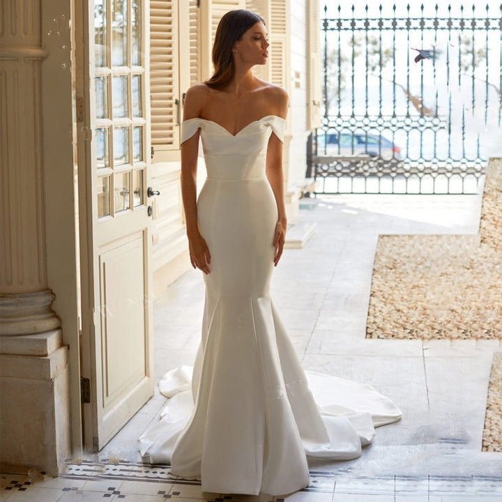 Detachable Train Sweetheart Neckline Sleeveless Mermaid Wedding Gown
