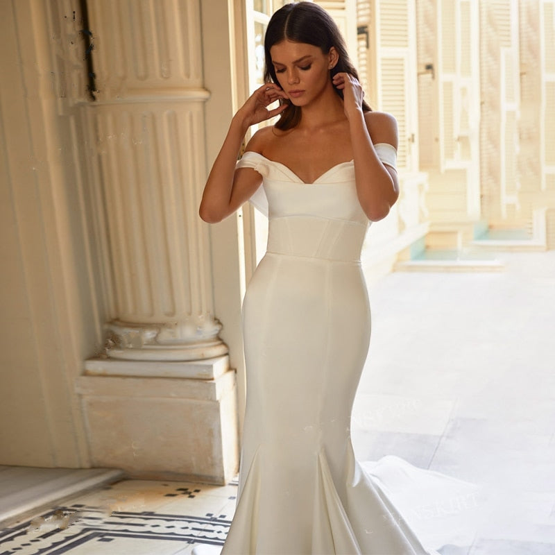 Detachable Train Sweetheart Neckline Sleeveless Mermaid Wedding Gown