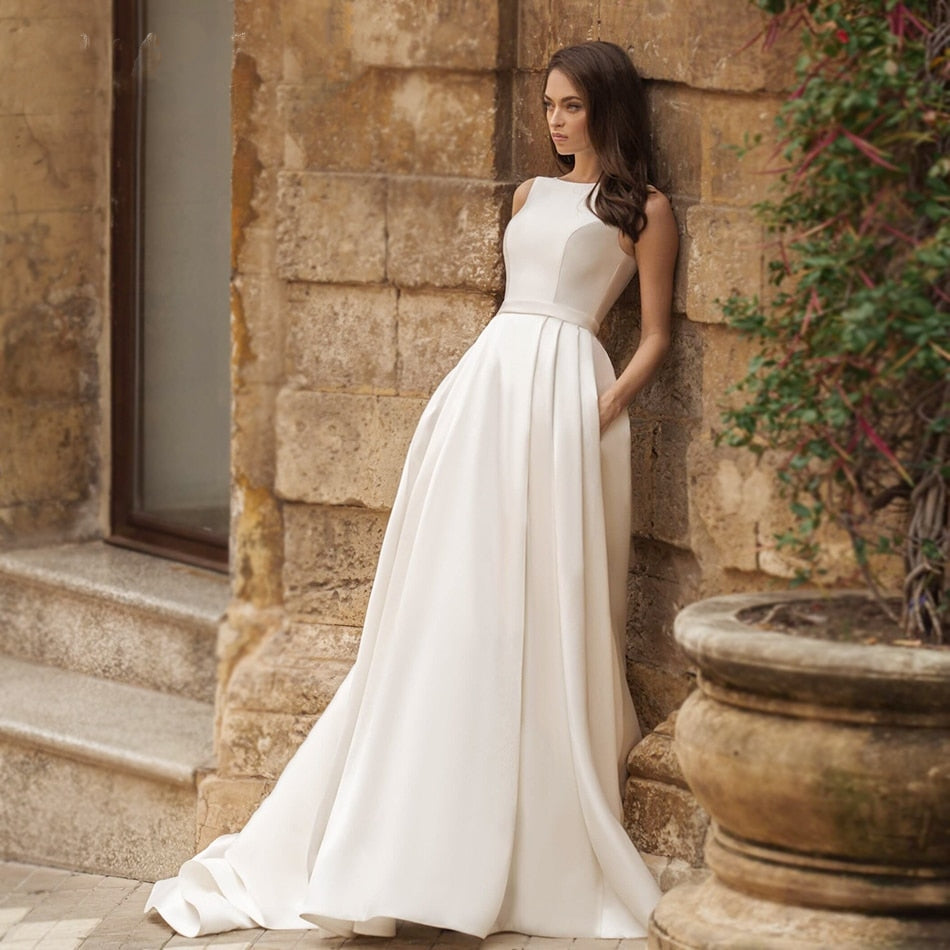 ROWENA<br>Elegant Scoop Neck Beaded Appliqué Button-up Satin Bridal Gown
