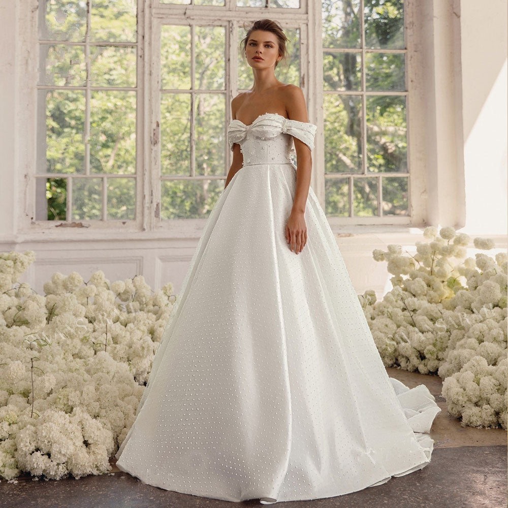 Sleeveless  Sweetheart Neckline Appliqué Beaded A-Line Wedding Gown