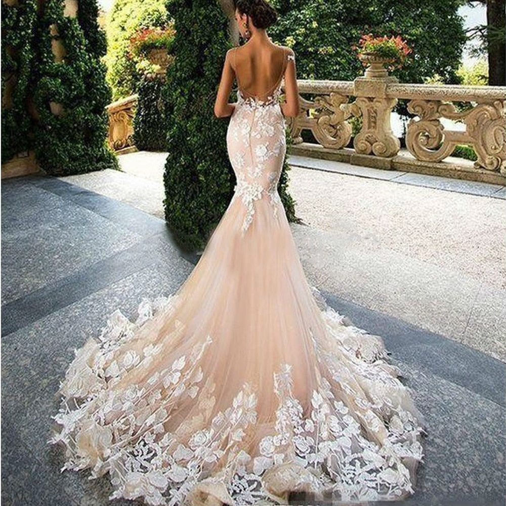  Mermaid Open Back Sleeveless Lace Applique Wedding Dress