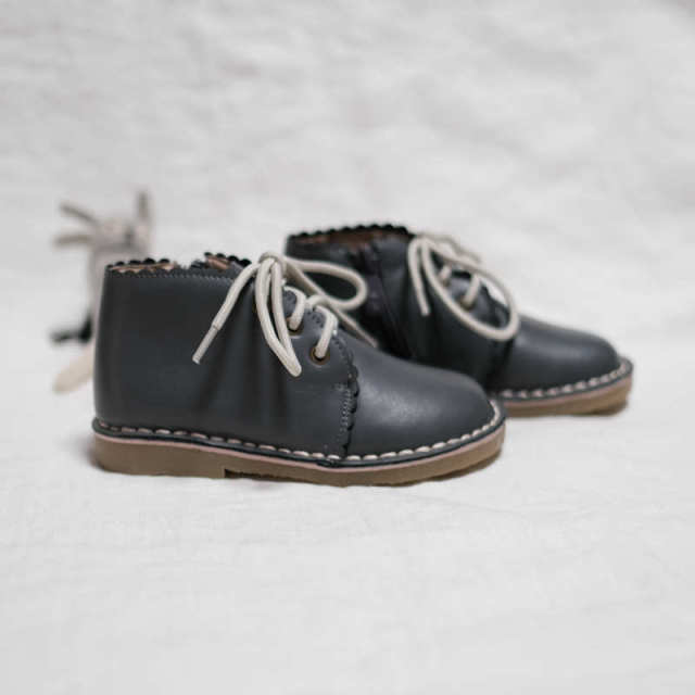 LITTLE WONDERER IN GRAY<br>Genuine Leather Hand-Made Children&
