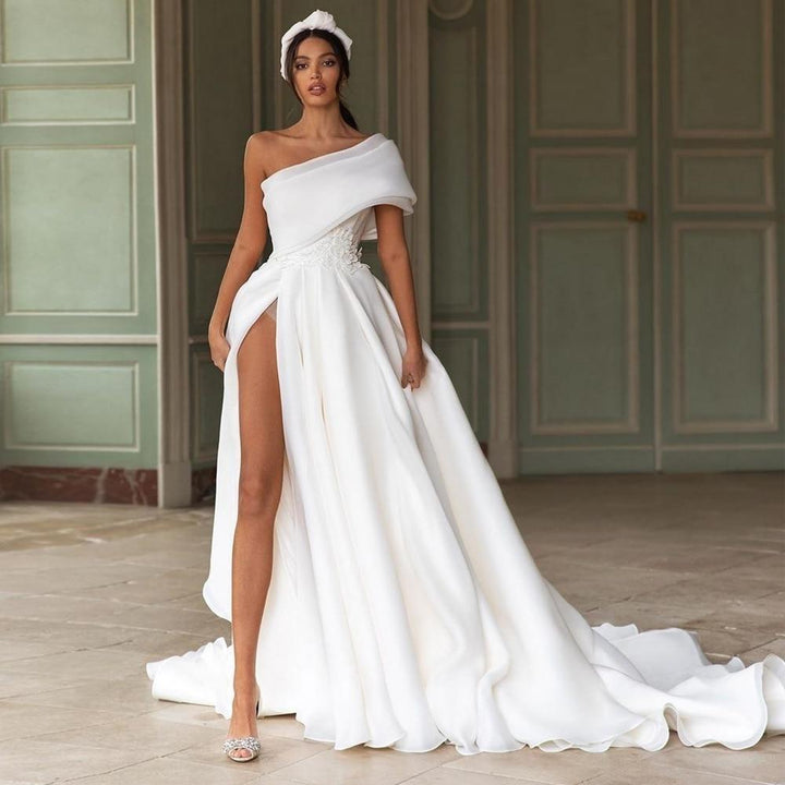Elegant Appliqué One-Shoulder Bow A-Line Bridal Gown