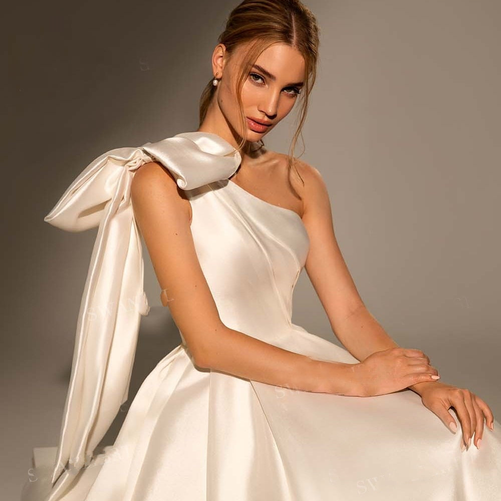 Vintage Bow One-Shoulder A-Line Train Satin Wedding Dress