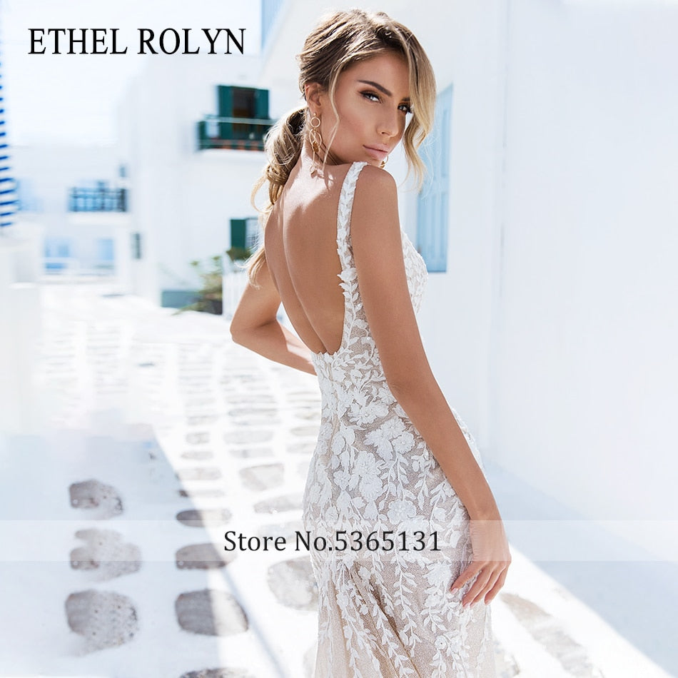 QUEENIE<br>Backless Mermaid V-Neck Sleeveless Sparkly Tulle Lace Appliqué Beaded Lace Appliques Bridal Gown